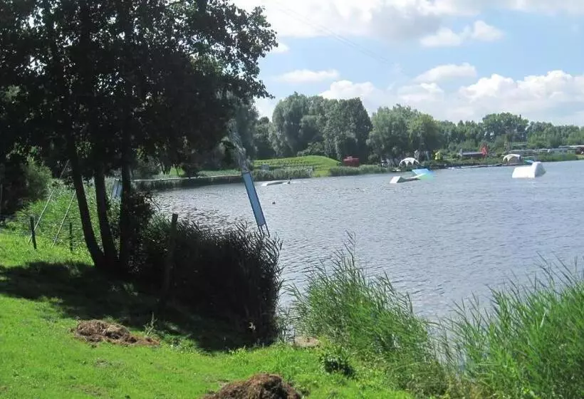 Hotelli Gastehaus Zur Linde