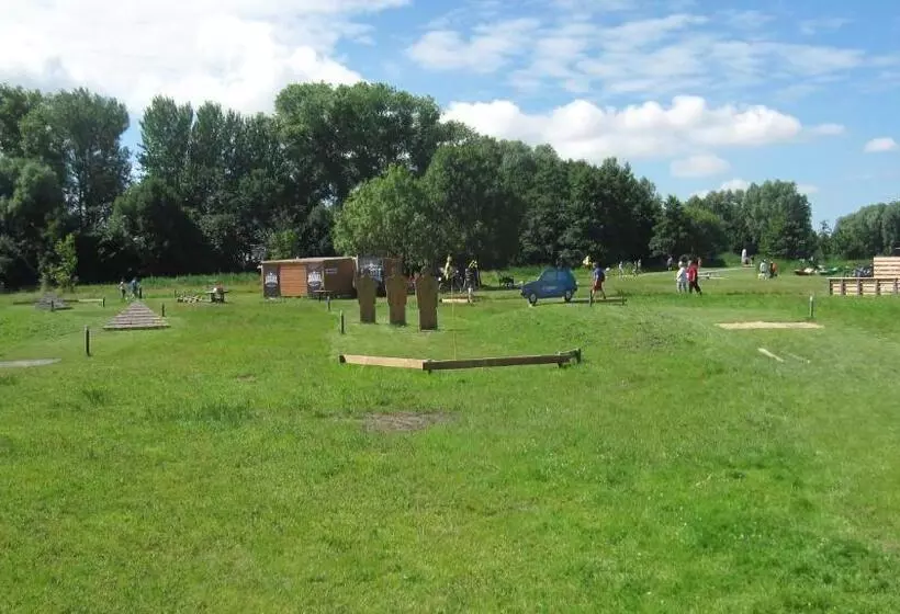 Hotelli Gastehaus Zur Linde