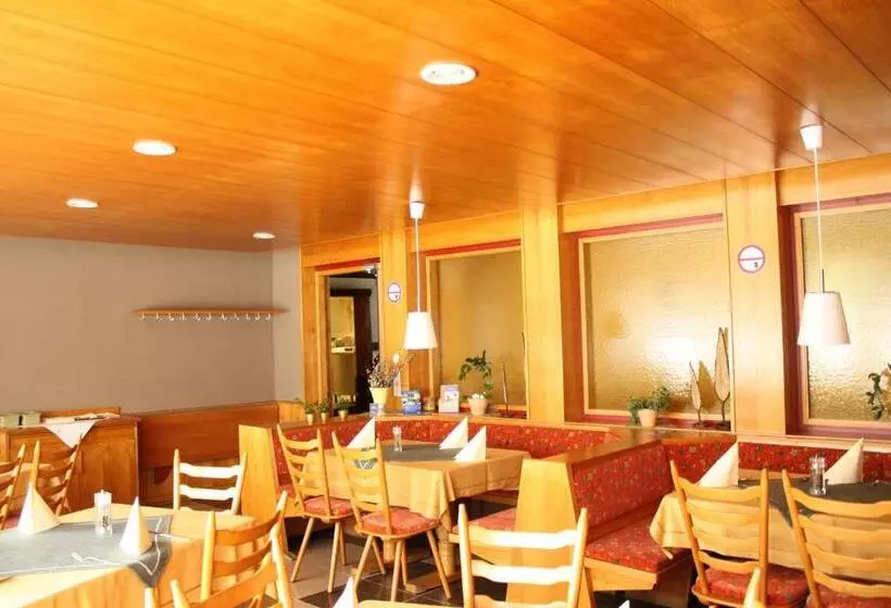 Hotelli Gasthof Rössle