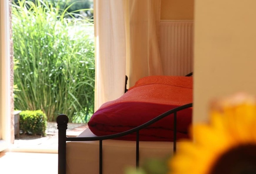 هتل Pension & Appartments Landhaus Bettina Fulda