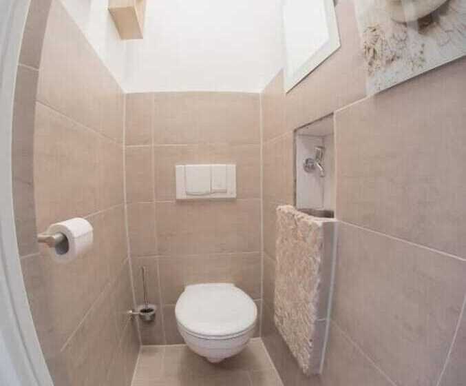 هتل Pension & Appartments Landhaus Bettina Fulda