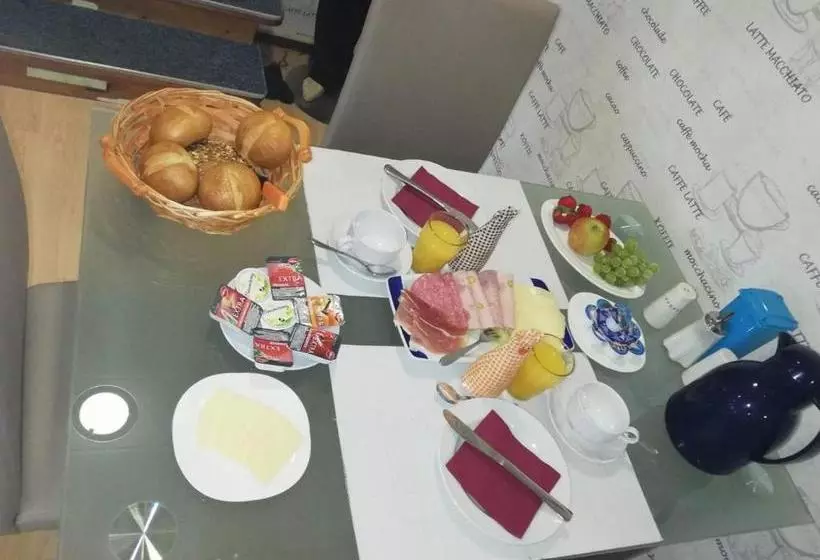 Hotelli Pension Check In