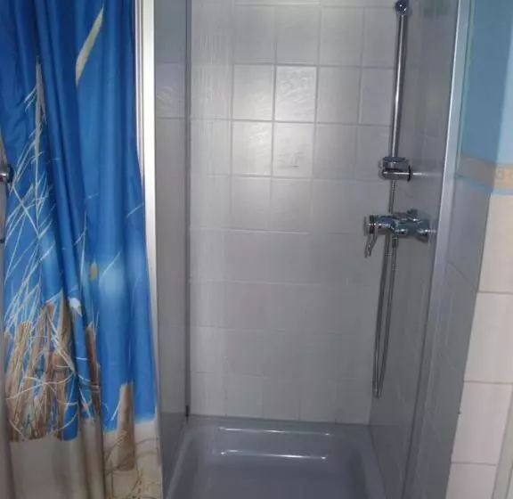 Hotelli Pension Check In