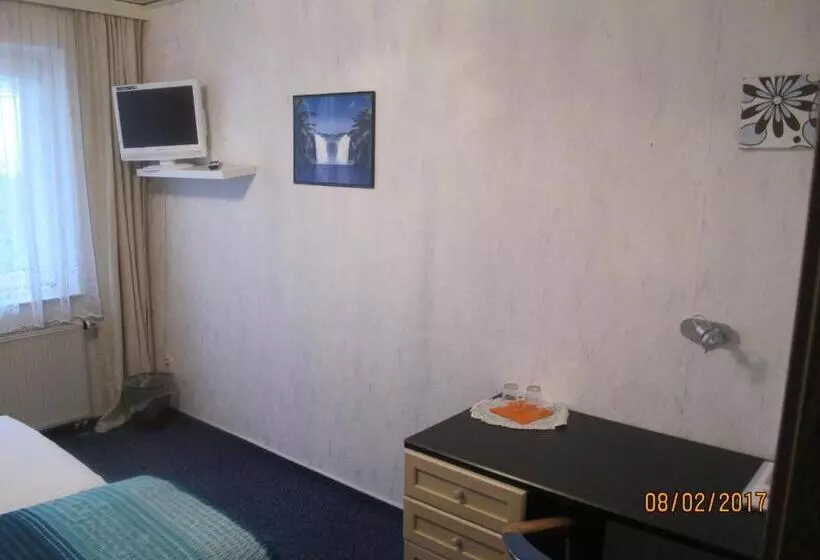 Hotelli Pension Check In