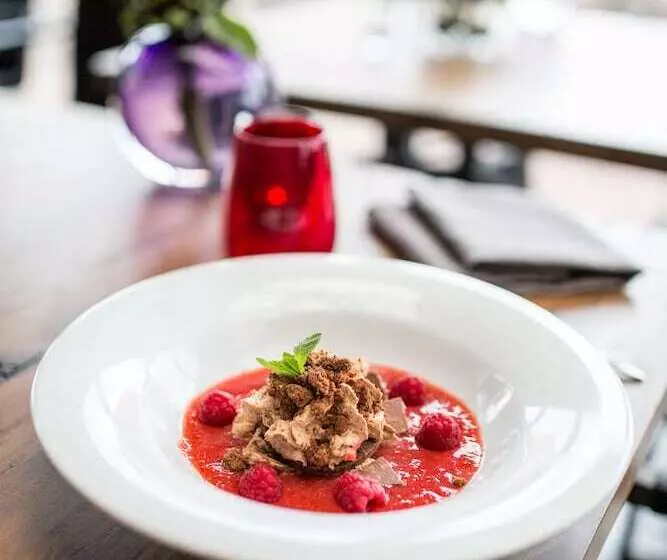 Hotelli & Restaurant Fackelgarten Plau Am See