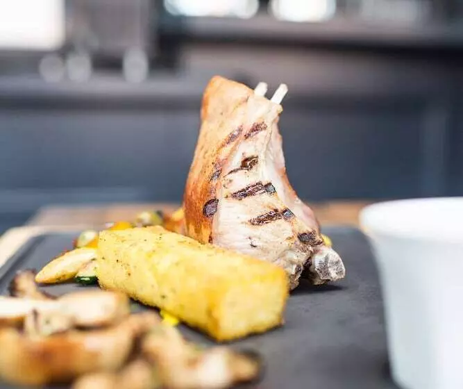 Hotelli & Restaurant Fackelgarten Plau Am See