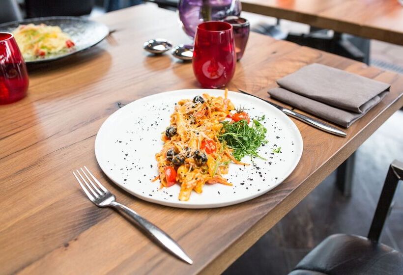 酒店 & Restaurant Fackelgarten Plau Am See