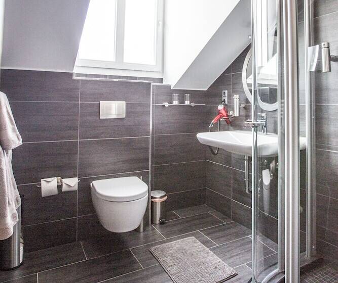 酒店 & Restaurant Fackelgarten Plau Am See