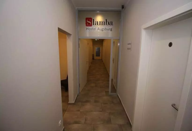 هتل Slamba Hostel