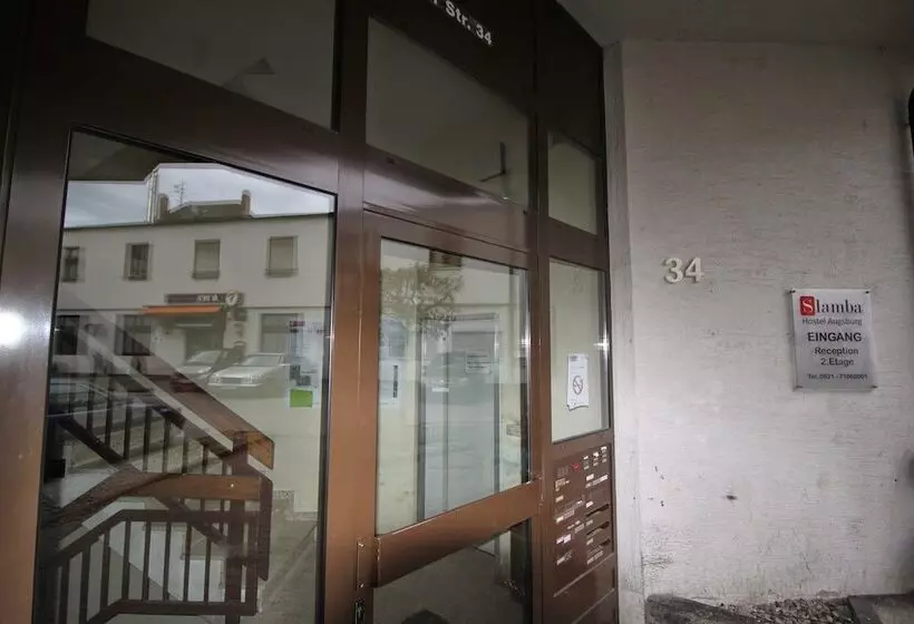 هتل Slamba Hostel