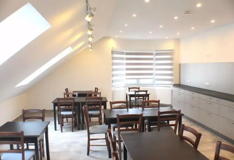 هتل Slamba Hostel