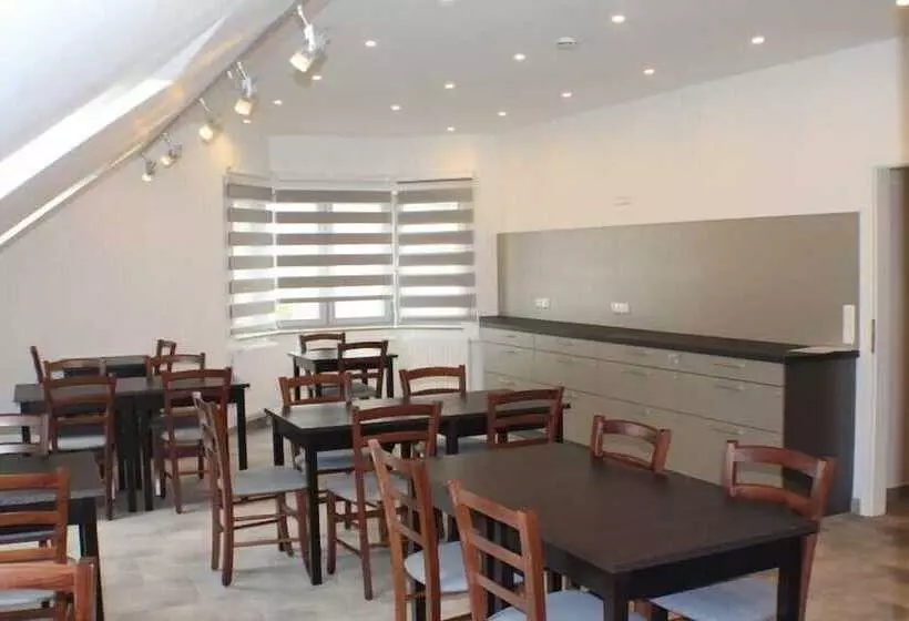 هتل Slamba Hostel