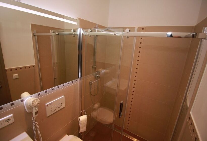 فندق Slamba Hostel