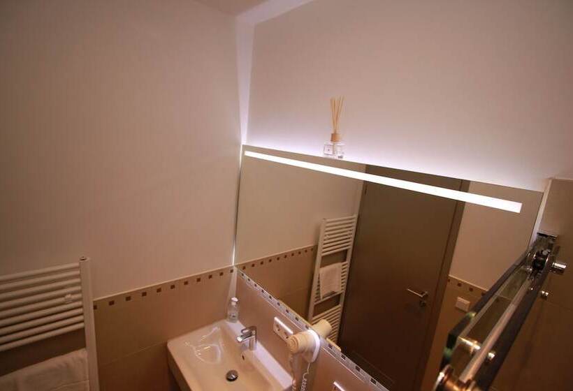 فندق Slamba Hostel