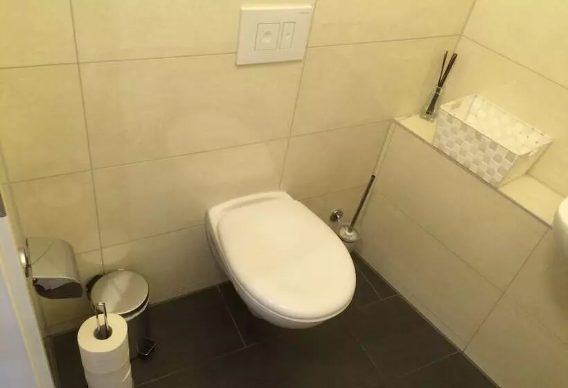 هتل Slamba Hostel