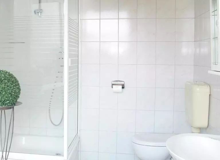 هتل Zum Weserwehr