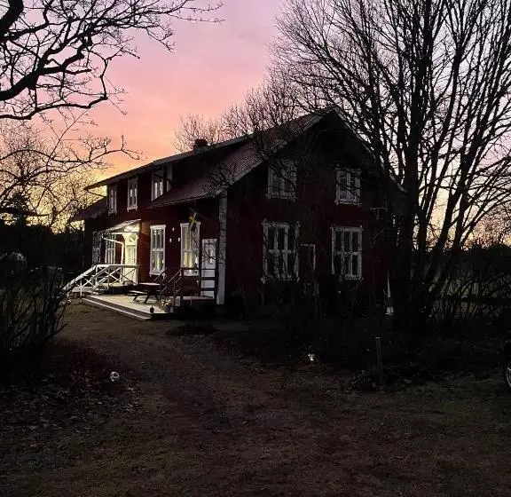Retkeilymaja Villa Högby