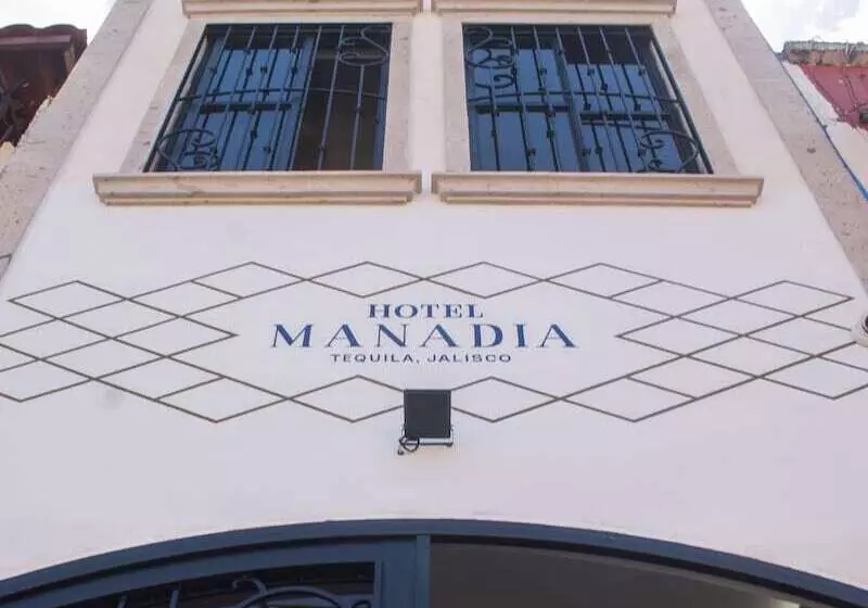 ホテル Manadia