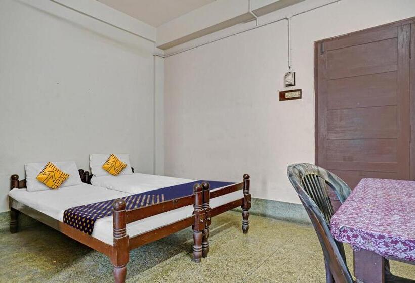 בית מלון כפרי Spot On Padinjarekara Tourist Home