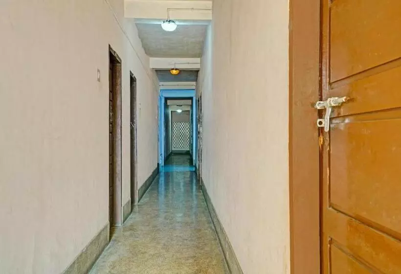 Hotelli Spot On Padinjarekara Tourist Home