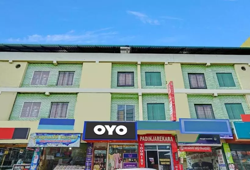 Hotelli Spot On Padinjarekara Tourist Home