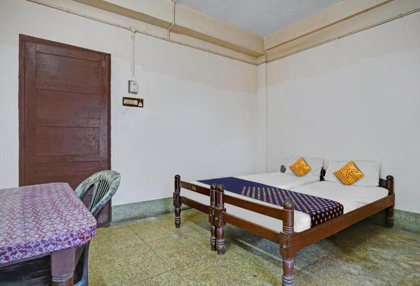 בית מלון כפרי Spot On Padinjarekara Tourist Home