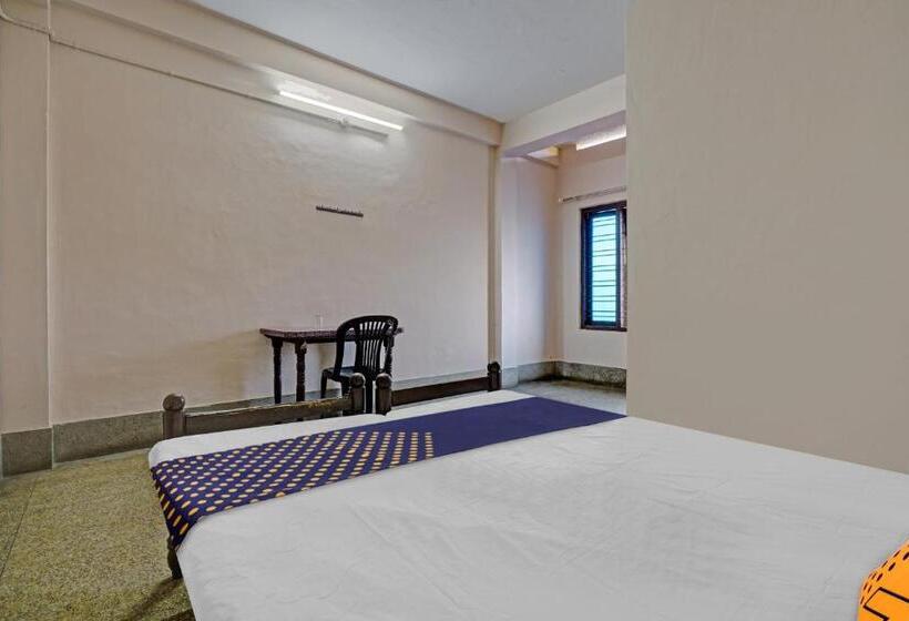 בית מלון כפרי Spot On Padinjarekara Tourist Home