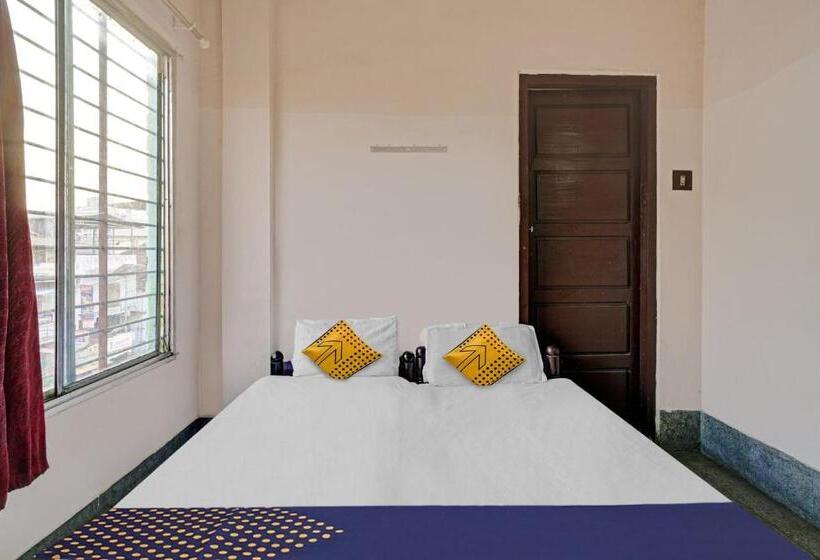 בית מלון כפרי Spot On Padinjarekara Tourist Home