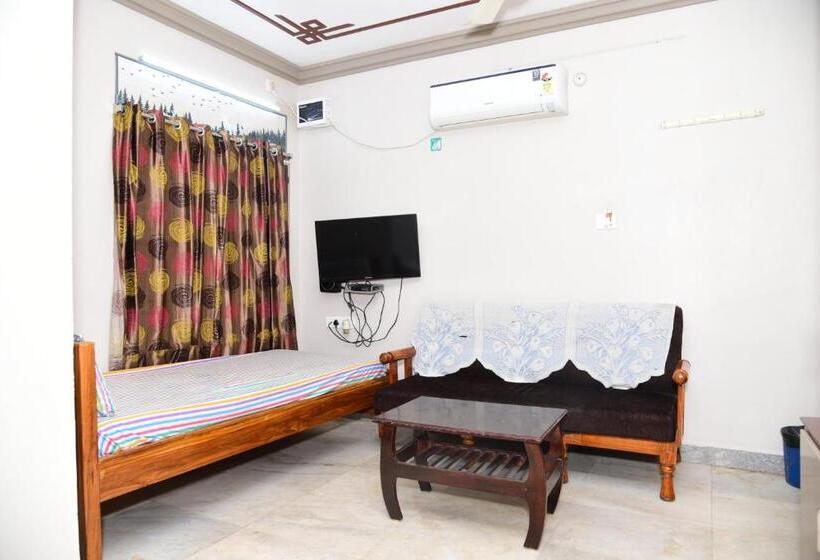 모텔 Varsha Residency