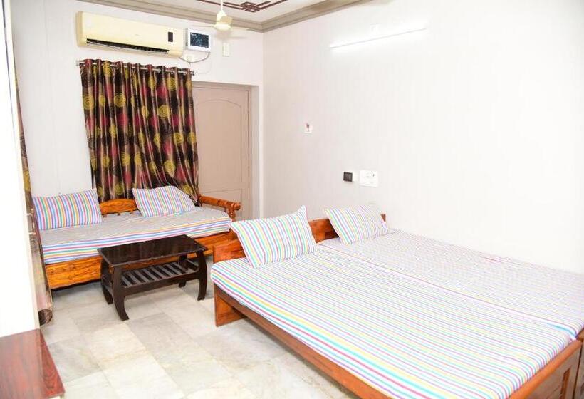 모텔 Varsha Residency