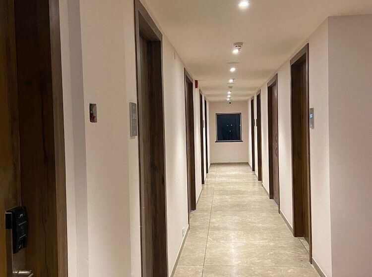 Click Hotel Lh Seven Morbi