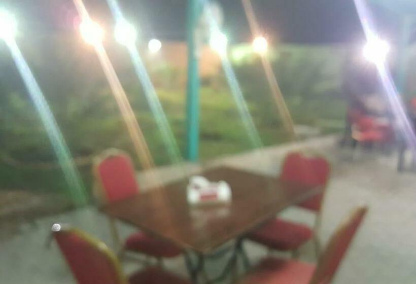 בית מלון כפרי استراحة الجوادين