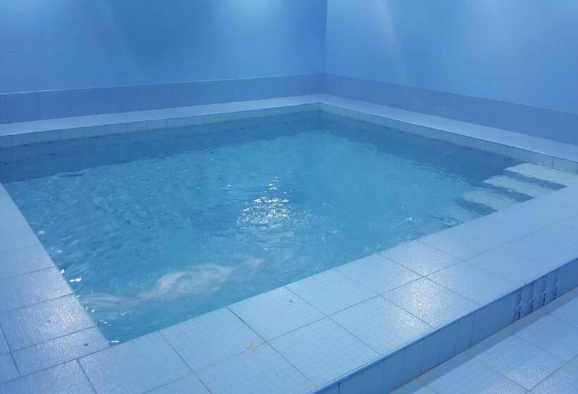 בית מלון כפרי استراحة الجوادين