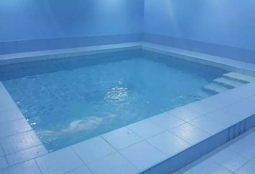 ホテル استراحة الجوادين