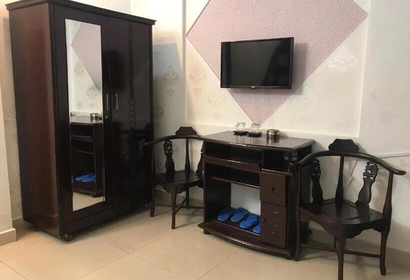 هتل Khách Sạn Hồng Tâm