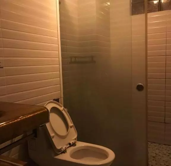 هتل Khách Sạn Hồng Tâm