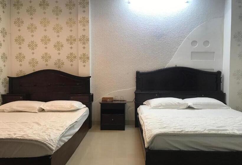 هتل Khách Sạn Hồng Tâm