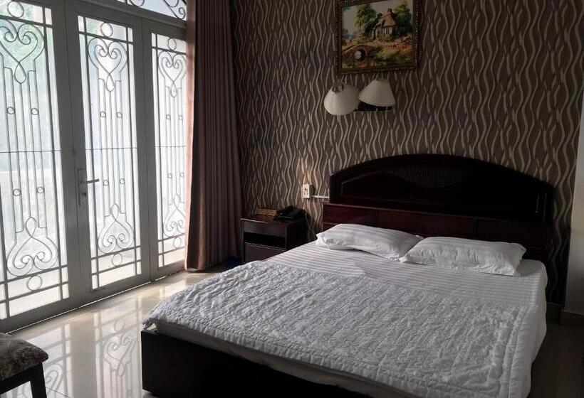 هتل Khách Sạn Hồng Tâm