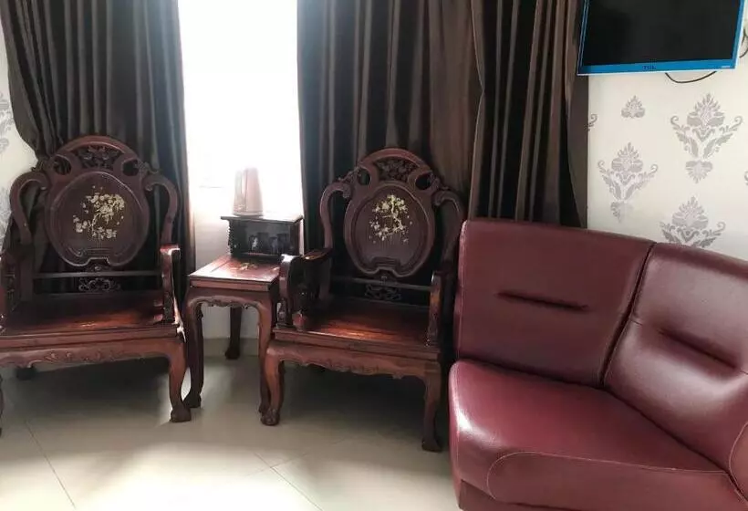 هتل Khách Sạn Hồng Tâm