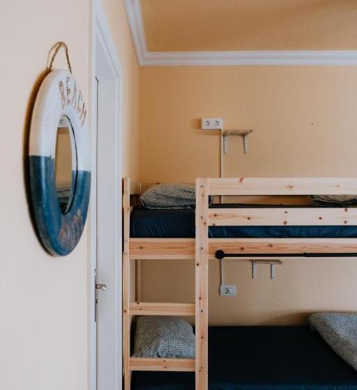 تختخواب و صبحانه Endless Summer Vibes