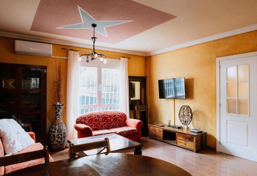 تختخواب و صبحانه Endless Summer Vibes