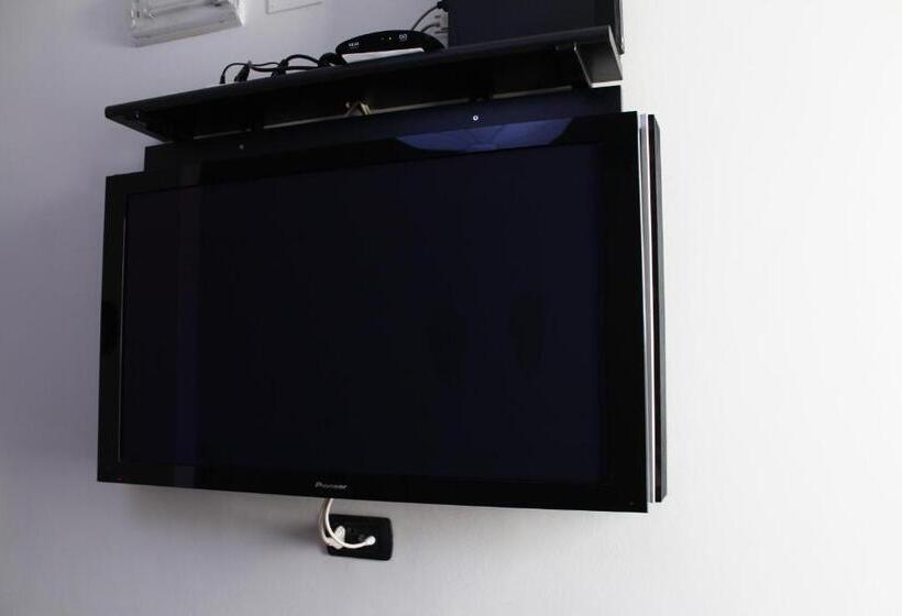 פנסיון Ali House