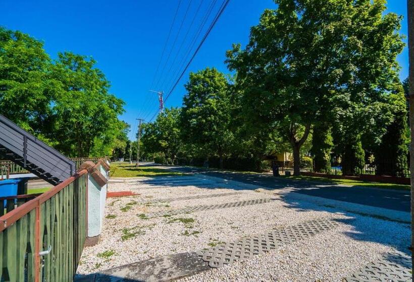 膳宿费 Csini Vendégház