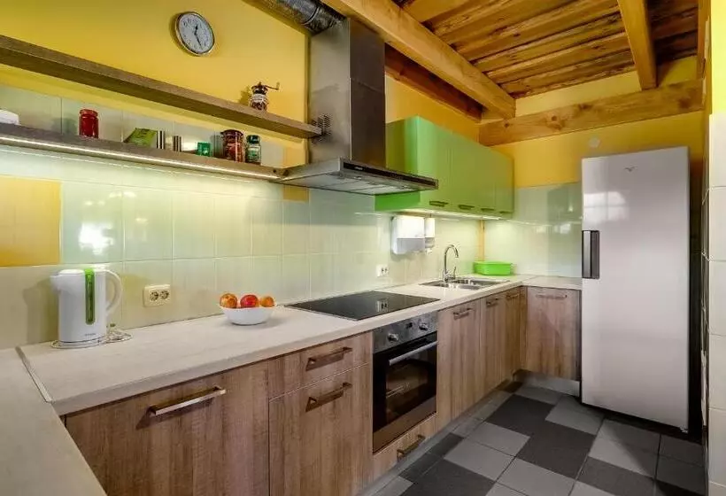 پانسیون Paegli Guest House