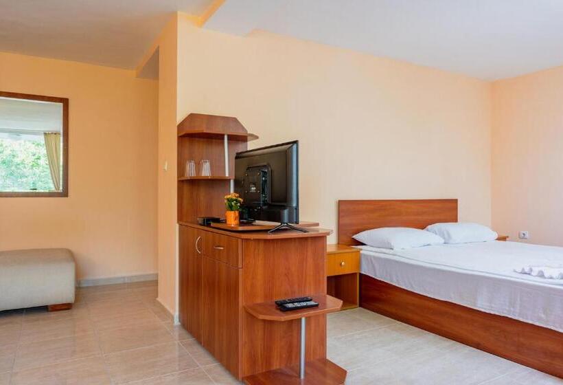 Hotel хотел ескана