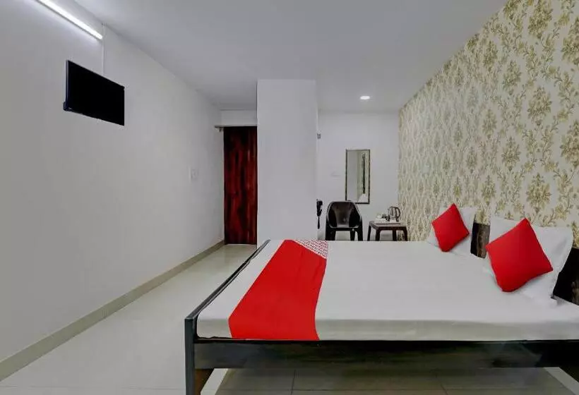 Hotelli Flagship Ck Inn Near Chaudhary Charan Singh International Airport