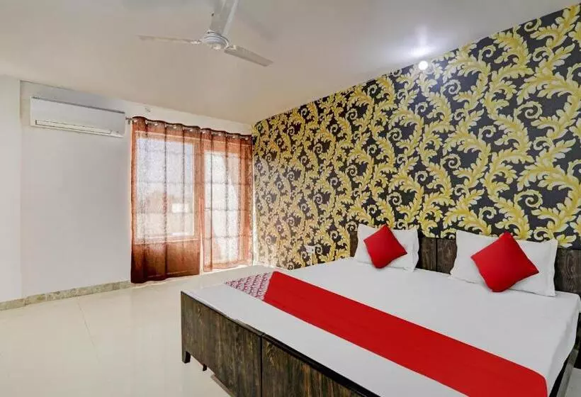 Hotelli Flagship Ck Inn Near Chaudhary Charan Singh International Airport