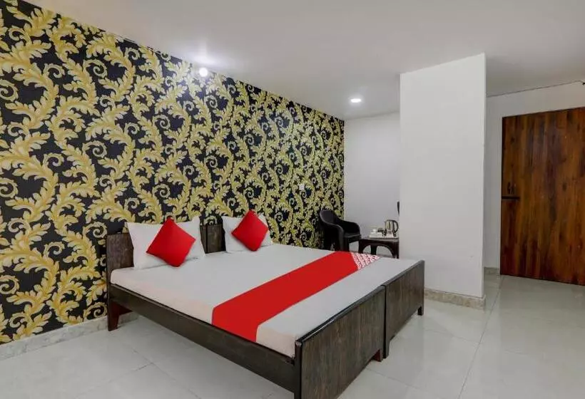 Hotelli Flagship Ck Inn Near Chaudhary Charan Singh International Airport