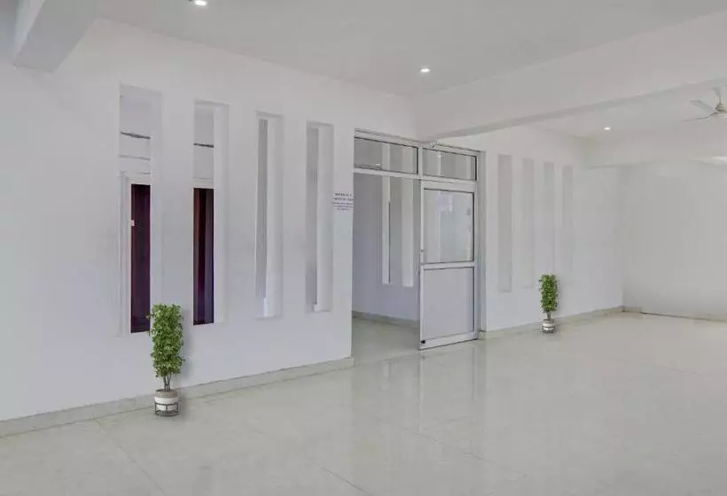 Hotelli Flagship Ck Inn Near Chaudhary Charan Singh International Airport