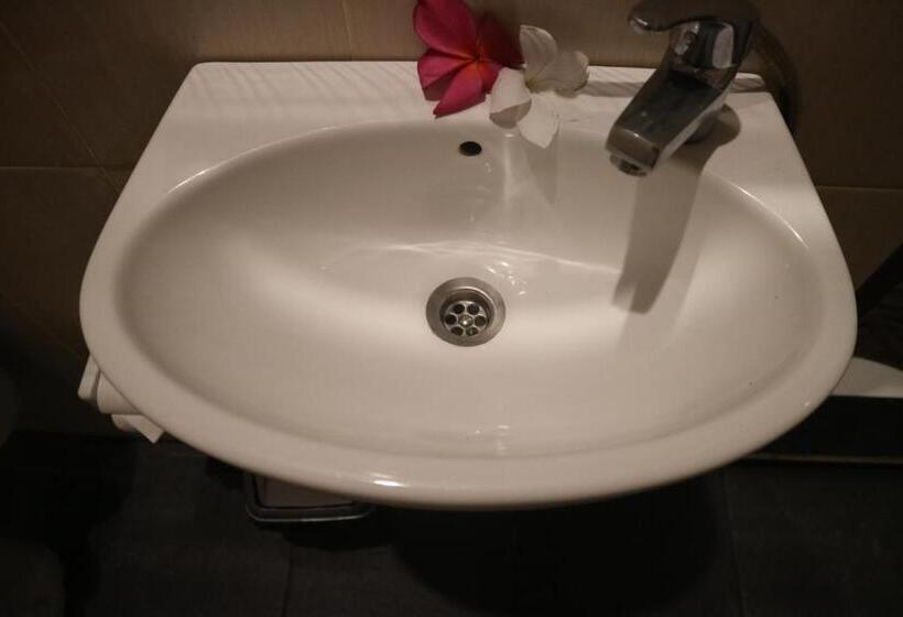 بنسيون Taju Guest House